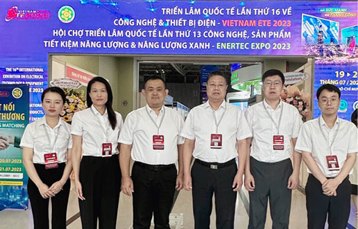 海阔天高 ，，，，，“颐越”千里